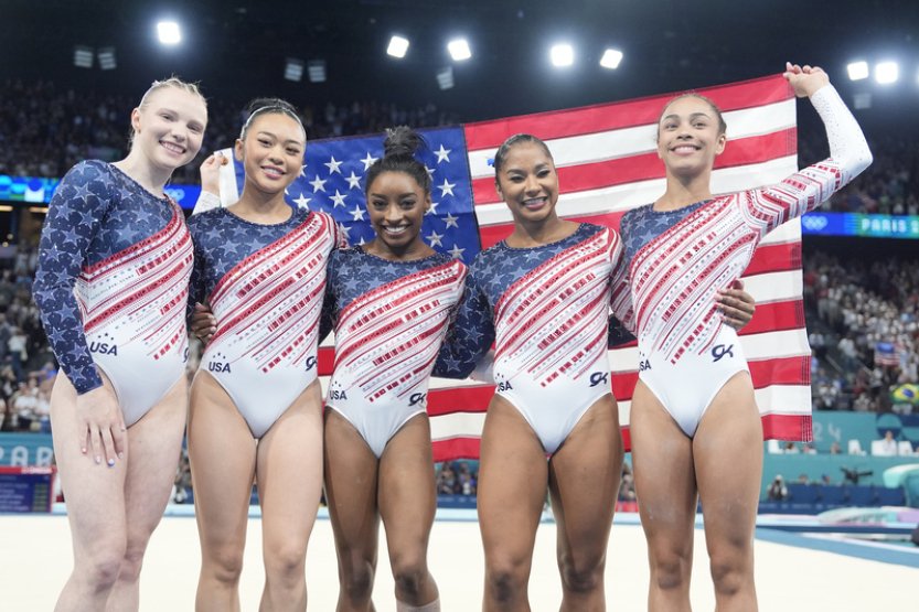 Bilesová dovedla Američanky k triumfu v družstvech a má páté olympijské zlato