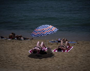 Jih Evropy sužuje vedro, požáry hlásí Španělsko, Chorvatsko i Severní Makedonie