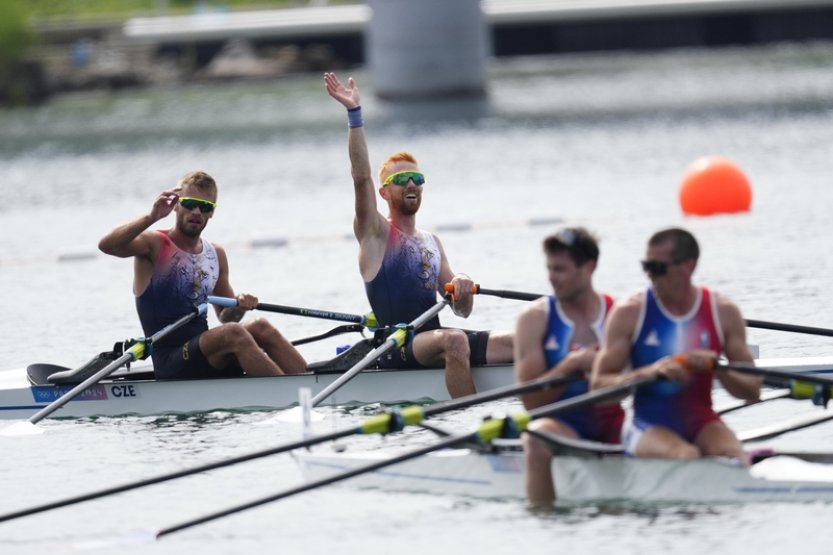 Vraštil se Šimánkem postoupili do finále olympijské regaty v Paříži