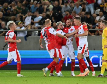 Fotbalisté Slavie mohou v utkání proti Ostravě odskočit Spartě