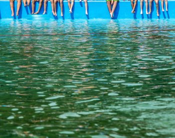 Na jezeře v Rakousku se před očima svého šestiletého syna utopil 34letý Čech