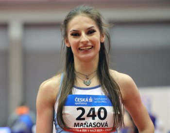 Maňasová postoupila na stovce do semifinále, výškařka Hrubá i kladiváři vypadli