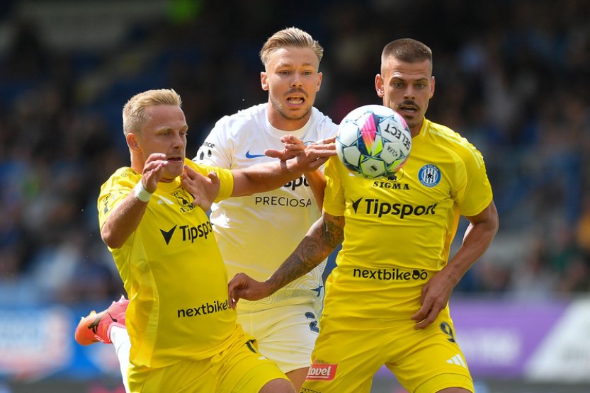 Hráčem července ve fotbalové lize je olomoucký Zorvan, trenérem Friis ze Sparty