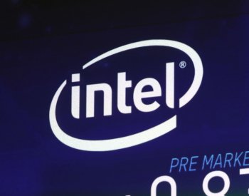 Akcie Intelu po zprávě o rozsáhlém propouštění prudce oslabují