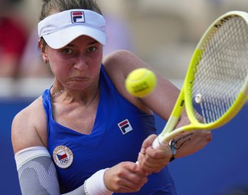 Tenistka Krejčíková se kvůli zranění stehna odhlásila z Toronta