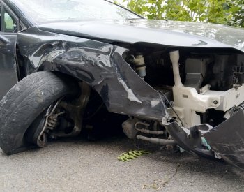 Na Blanensku se čelně střetly dva vozy, jeden člověk zemřel