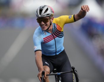 Evenepoel má olympijský cyklistický double, Vacek byl čtrnáctý
