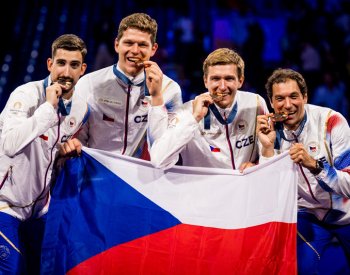 Kordisté slavili do rána a v Českém domě si užili radost s fanoušky