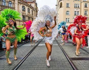 V Brně si užili exotiku, centrum roztančil karneval jako v Brazílii