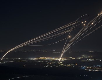 Libanonské hnutí Hizballáh opět vypálilo desítky raket na Izrael