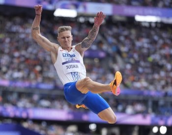 Dálkař Juška postoupil do olympijského finále, skočil 815 cm