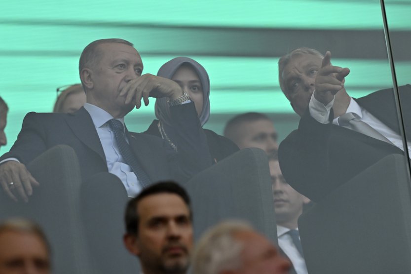 Erdogan s Orbánem v Budapešti hovořili o členství Švédska v NATO