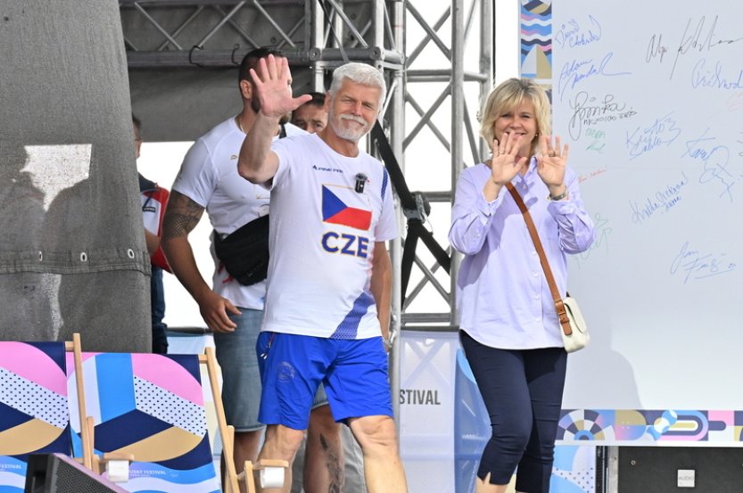 Prezident Pavel má dva týdny dovolenou, tráví ji na chalupě a na zahradě