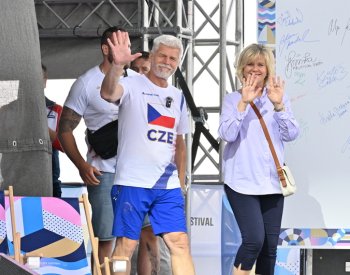 Prezident Pavel má dva týdny dovolenou, tráví ji na chalupě a na zahradě
