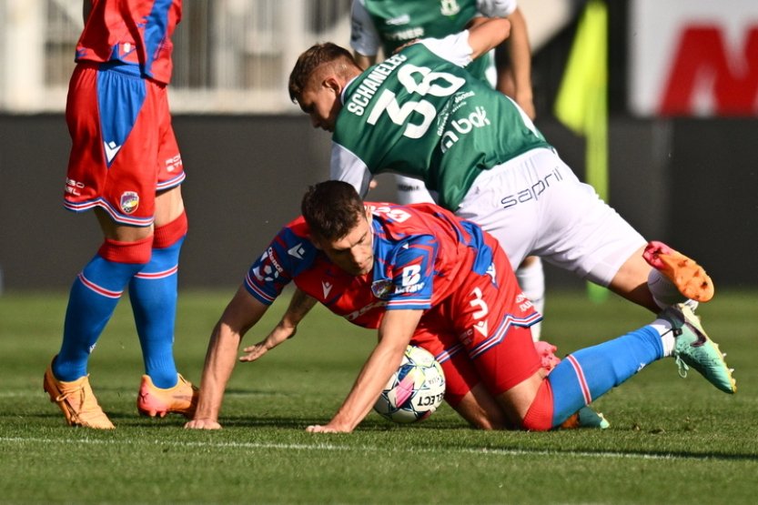 Rozhodčí poškodili Plzeň, podle komise měla v Jablonci kopat penaltu