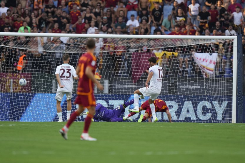 Fotbalisté Lecce v závěru otočili zápas s Laziem Řím, vicemistra zdolali 2:1