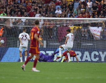 Fotbalisté Lecce v závěru otočili zápas s Laziem Řím, vicemistra zdolali 2:1