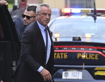 Kennedy přiznal, že před deseti lety nechal v Central Parku mrtvé medvídě