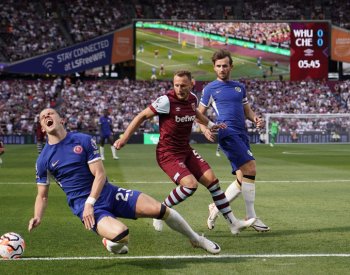 West Ham v anglické lize porazil Chelsea 3:1, při debutu se blýskl Ward-Prowse