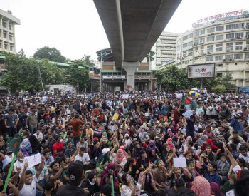 Pondělní protesty v Bangladéši si podle agentur vyžádaly nejméně 109 mrtvých