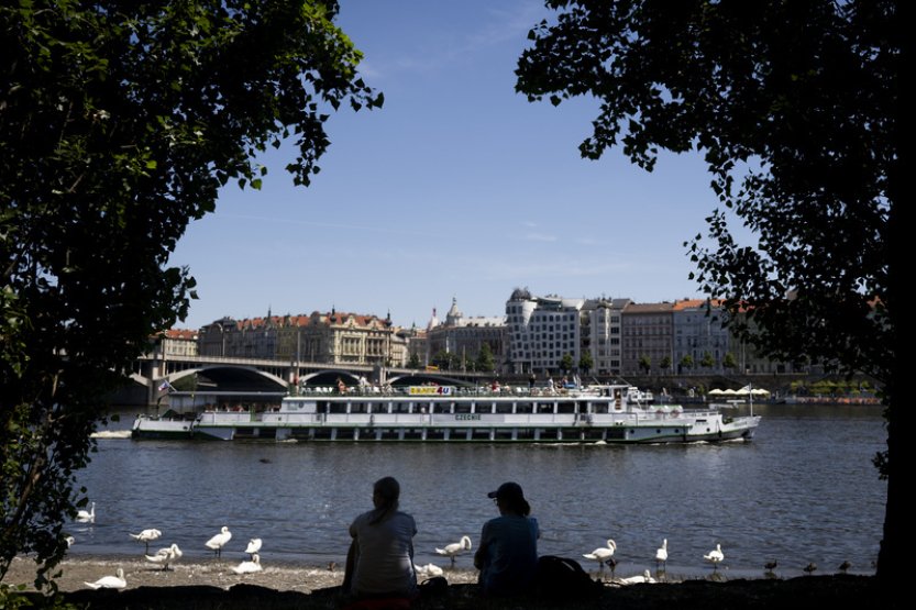 V Praze a části Středočeského a Ústeckého kraje bude ve středu až 32 stupňů