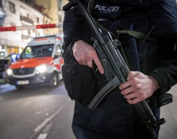 Řidič taxislužby záměrně najížděl do žen v Kolíně nad Rýnem