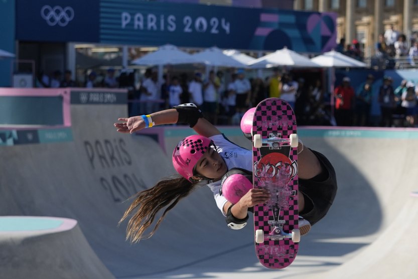 Olympijskou vítězkou ve skateboardingové disciplíně park je čtrnáctiletá Trewová