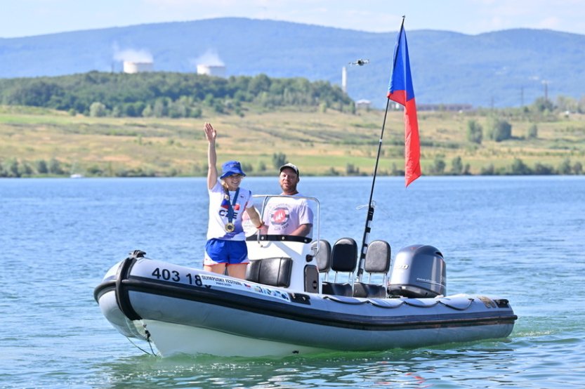 Olympijskou vítězku ve smíšené čtyřhře Siniakovou vítaly v Mostě davy lidí