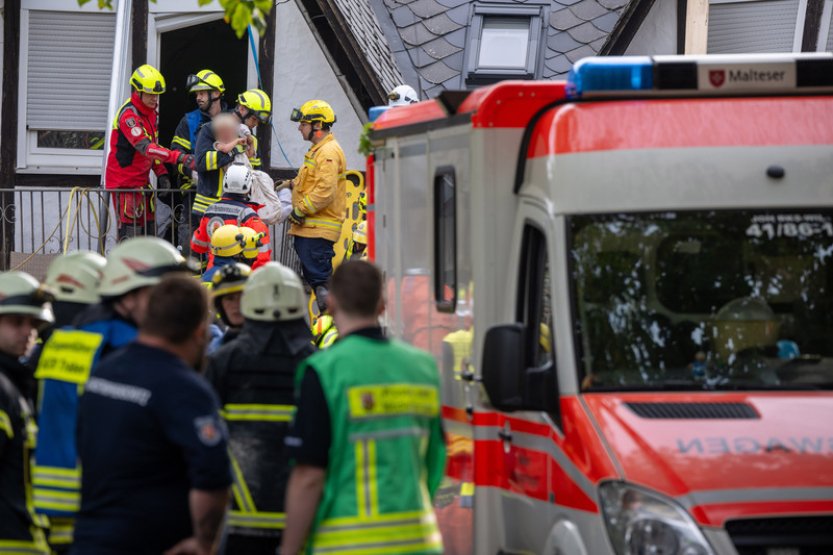V západoněmeckém Krövu se zřítil hotel, jeden člověk je mrtvý