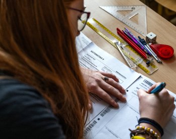 Někteří žáci stále nevědí, zda se dostanou na SŠ. Můžou se hlásit do dalších kol