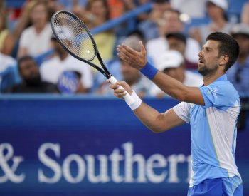 Djokovič oplatil ve finále v Cincinnati Alcarazovi wimbledonskou porážku