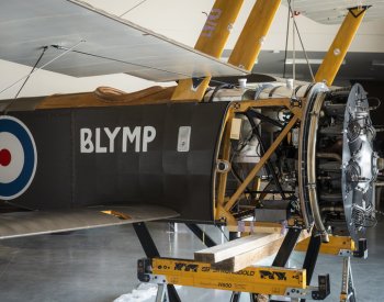 V muzeu v Mladé Boleslavi vrcholí práce na replice anglického trojplošníku