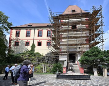 Do návštěvnického centra hradu Kámen uložili schránku s odkazem budoucím