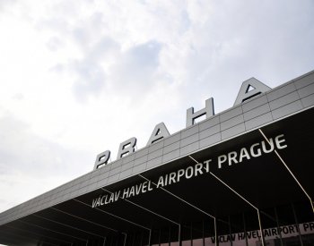 Policie v Praze prověřuje zavazadlo, evakuovala letadlo do Londýna