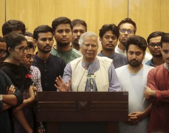 Nositel Nobelovy ceny míru Júnus se stal bangladéšským premiérem