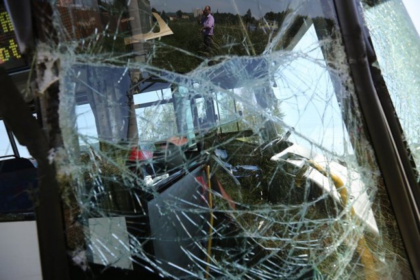 Při nehodě autobusu u Ankary zemřelo nejméně devět lidí, 26 bylo zraněno