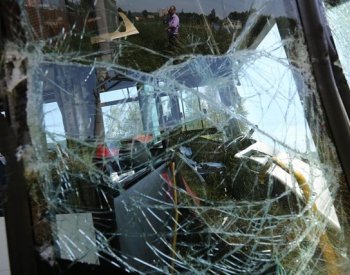 Při nehodě autobusu u Ankary zemřelo nejméně devět lidí, 26 bylo zraněno