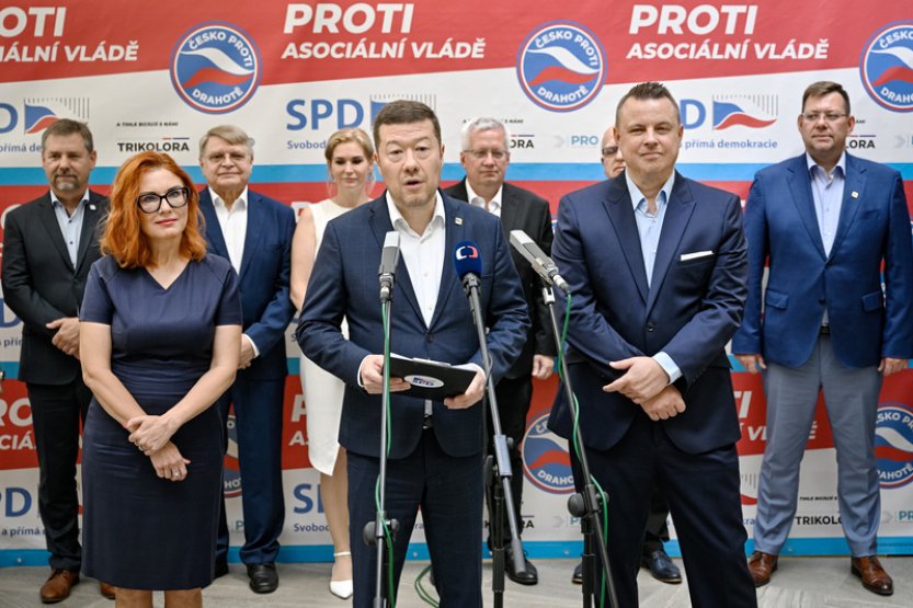 Koalice SPD čelí ve Středočeském kraji návrhu na zákaz kontroverzní kampaně