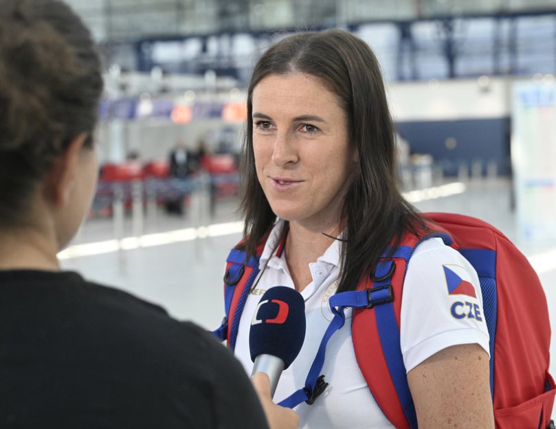 Bývalá překážkářka Hejnová v Paříži převzala olympijské stříbro z Londýna