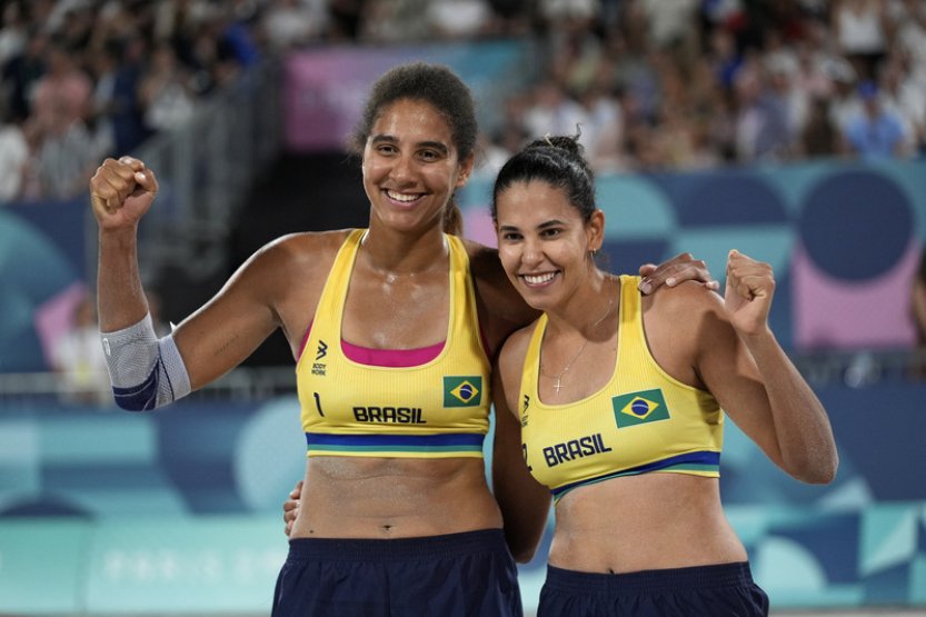 Na pařížském písku vybojovaly zlato Brazilky Ana Patrícia a Duda