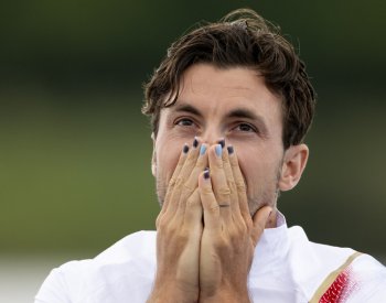 Jen mě mrzí, že tu není dcera, říkal při oslavě dojatý šampion Fuksa