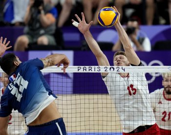 Volejbalisté Francie obhájili v Paříži olympijské zlato, Poláky porazili 3:0