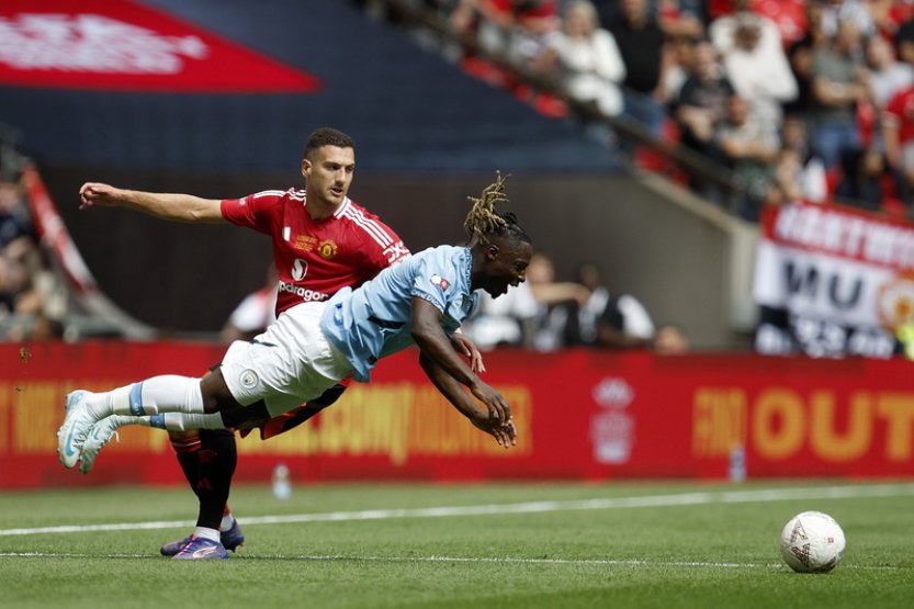 Fotbalisté Manchesteru City porazili v duelu o Superpohár v rozstřelu United