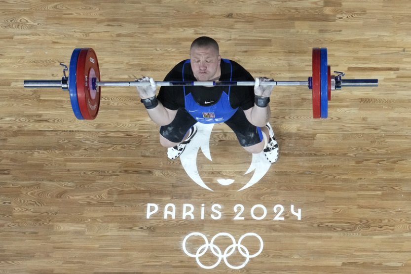 Vzpěrač Kučera byl při olympijském debutu jedenáctý, potřetí vyhrál Talachadze