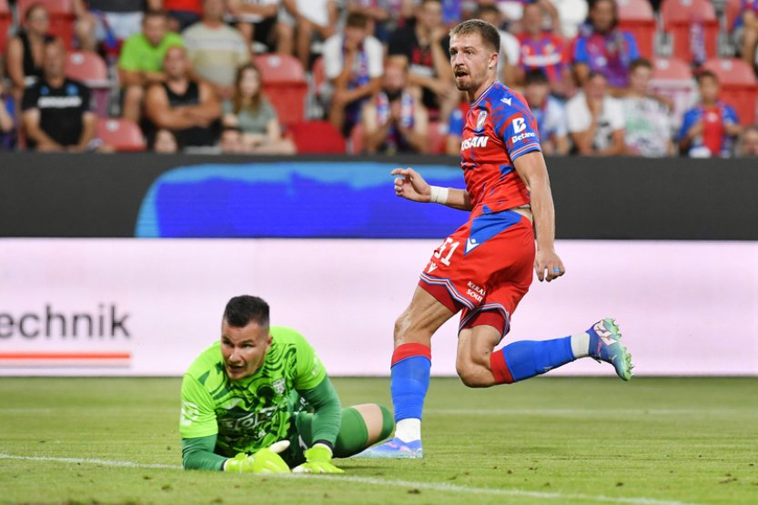 Fotbalisté Plzně rozdrtili oslabenou Karvinou a v lize zůstávají neporaženi