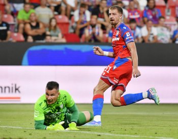 Fotbalisté Plzně rozdrtili oslabenou Karvinou a v lize zůstávají neporaženi