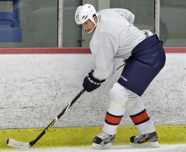 Kuba se po konci kariéry dál věnuje hokeji v zámoří, doma má čas i na rallye