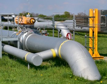 FT: Evropští obchodníci výrazně omezili využití ukrajinských zásobníků plynu