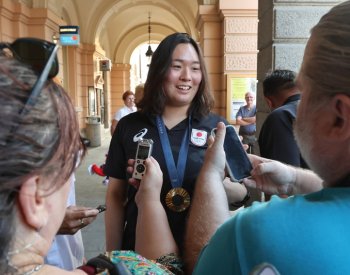 Olympijskou šampionku v hodu oštěpem Kitagučiovou přivítali v Domažlicích