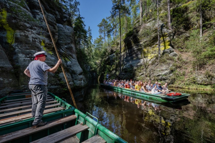 Adršpašské skály jsou ve vedrech lákadlem, tlak turistů snižuje rezervační systém